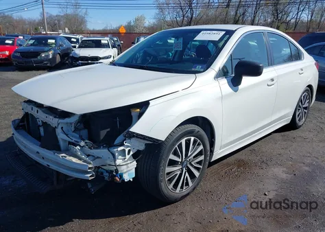 2019 Subaru Legacy 2.5I z USA, uszkodzony, nr VIN 4S3BNAB60K3029369